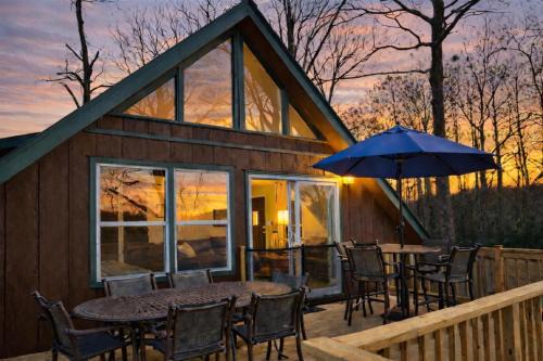 Family A-Frame, HotTub, FirePit, ClimbingWall, EVCharger, & More