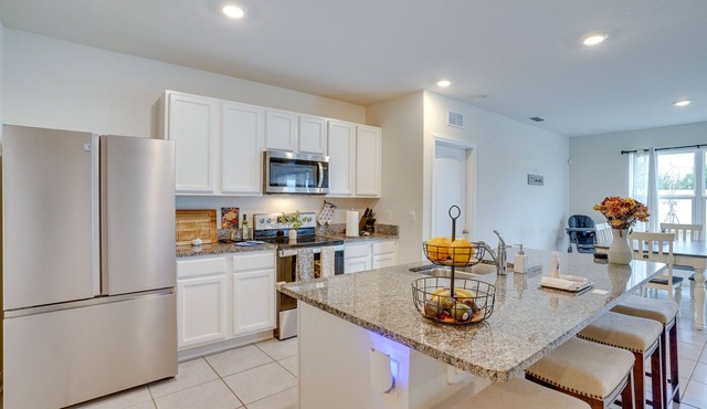 Family-Friendly Eagle Lake Home, 7 Mi to Legoland!
