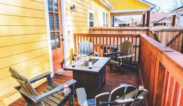 Family-Friendly Free Parking, Minutes to Downtown main attractions,Power backup