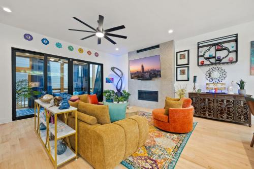 FIFA Atlanta Luxury Stay -3 Miles to Downtown with Hot Tub - GameRoom - Sleeps 10