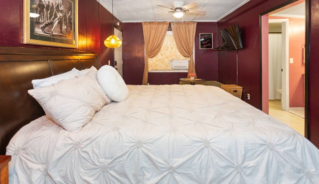 FL Springs King Hideaway, Jacuzzi Tub