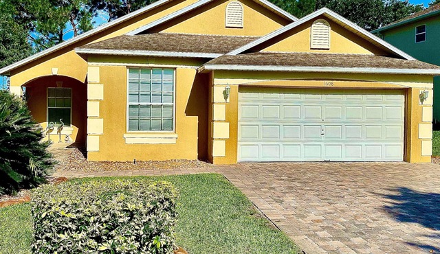 Forest Hill Villa - 4BR Villa w Private Pool and Golf course View