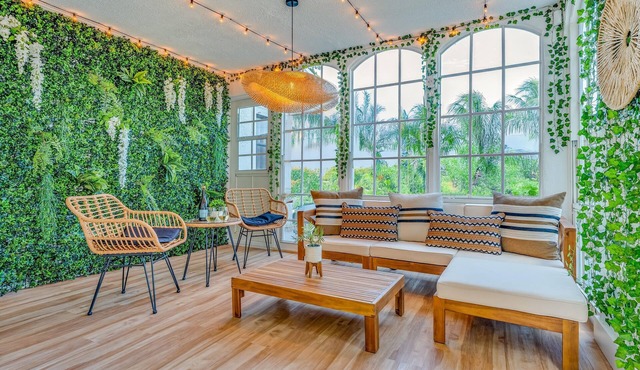 Fox Garden-heated Pool-spa- Boho-downtown Beach