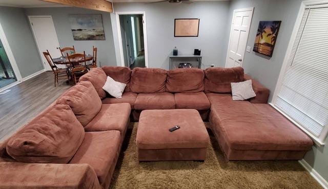 Freshly Renovated Douglasville Home <30 mins to ATL and Airport