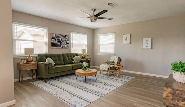 🏆FSU Condo - King bed, great for Orientation & campus tours