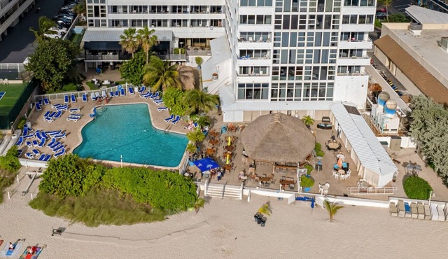 Ft. Lauderdale Beach Studio in Oceanfront Resort with Amenities