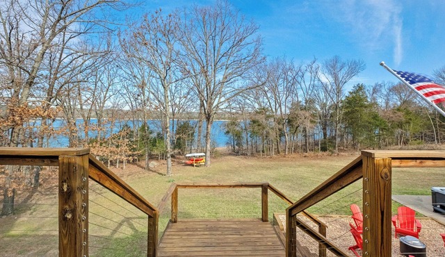 Fuller House: Waterfront > Hot Tub > Fire Pit > Game Room