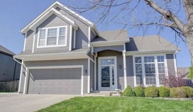 Gardner 5 bedroom 3 bath home. Family friendly and long stay