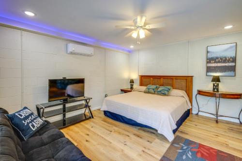 Gateway to Greers Ferry Lake! Cozy Couple's Escape