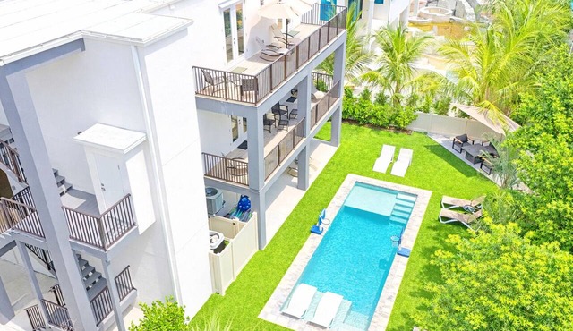 Gertrude's | 100% Private Resort-like home & pool, 500ft to private Siesta Key beach access!
