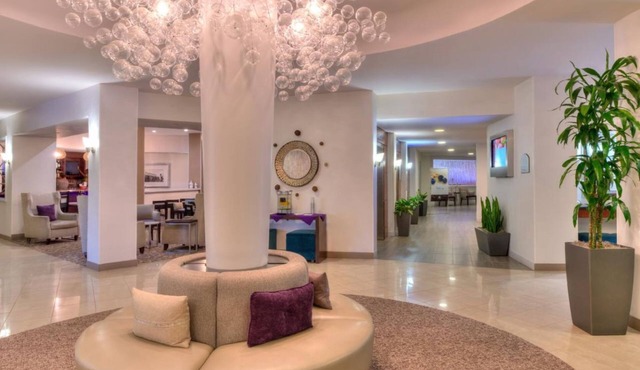 Get Ready for Blissful Getaway! Where Comfort Meets Culture! Free Parking, Pool!