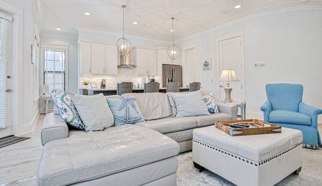 Golf course-front home with sunset views & golf cart - walk to Baytowne Wharf