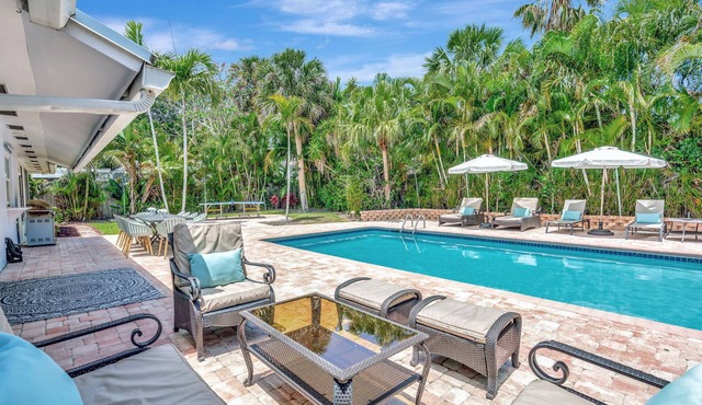 Gorgeous Beach House Open Floor Plan, Heated Extra Large Pool & Office