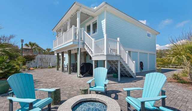 GORGEOUS home steps to Beach🏖️ w/Firepit and Gulf Views-4BR Tangri-La