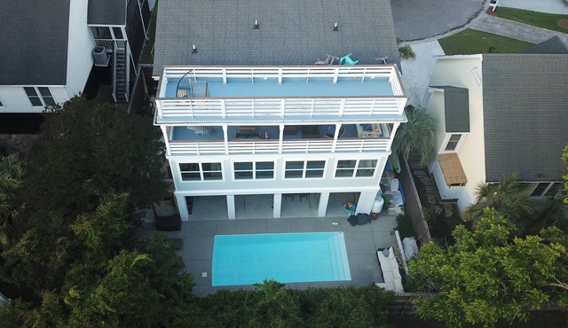 Gorgeous house w/ Pool, 5 min from beach