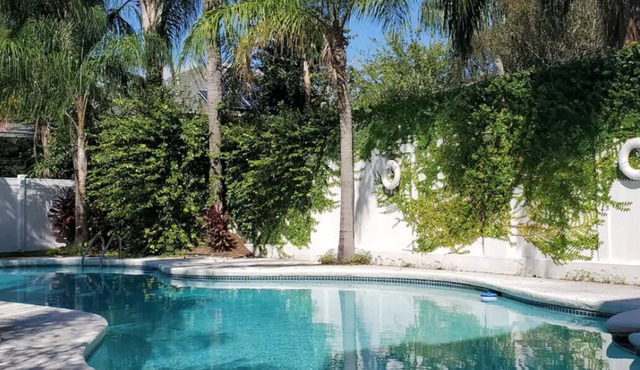 Gorgeous mansion on historic South Claiborne Avenue in Uptown New Orleans! n