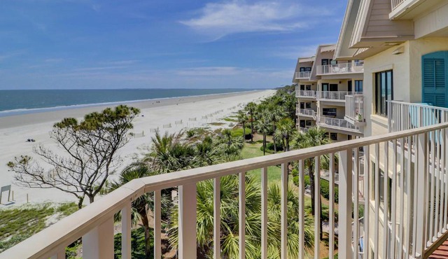 Gorgeous Views 4th Floor Direct Oceanfront Condo Updated with New furniture New floors