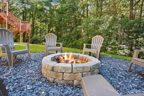 Great Family Home Near Stone Mountain Pk Sleeps 10