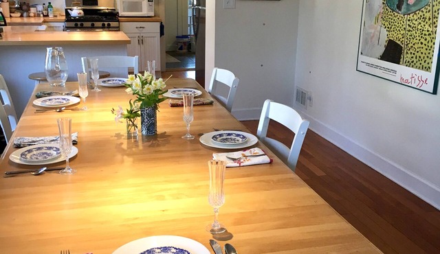 Great location. Steps to McKinley beach walk to town. Lg private yard,fire pit.