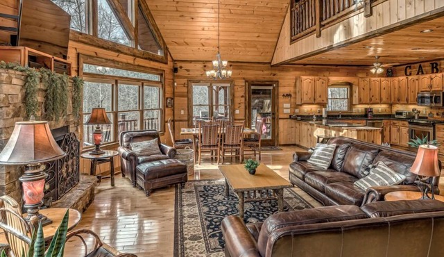 Grizzley Gulch - Hot Tub | Arcade Game | Firepit | Outdoor Fireplace | Duck Pond View