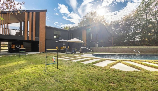 Group Haven | Comfort, Charm & Poolside Fun