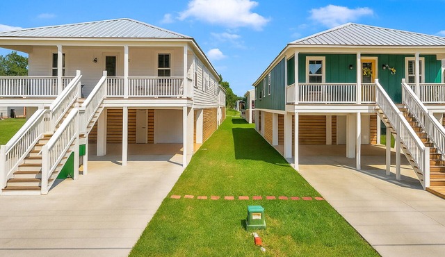 GROUP RETREAT-TWO beach homes~10-bedrooms~GAME AREA~HOT TUB~BEACH VIEWS