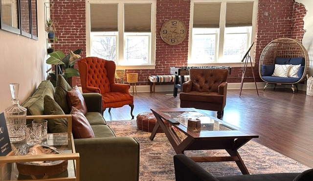 Guest Favorite! Spacious Loft Overlooking NC Transportation Museum