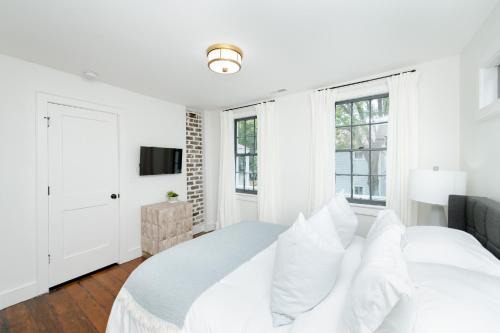Guesthouse Charleston WEST 62 and 64