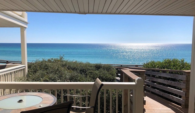 GULF FRONT - GREAT VIEWS - Direct Walk Out - Only Steps to Private Beach