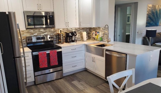 H.H. Beach & Tennis Resort-2/2 100% renovated ON THE BEACH condo. 5% DISCOUNTS!