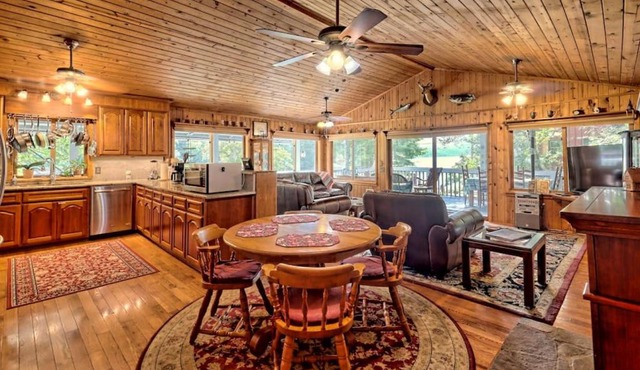 Hannahs Perch on Lake Burton with Private Top Patio and Bottom Dock