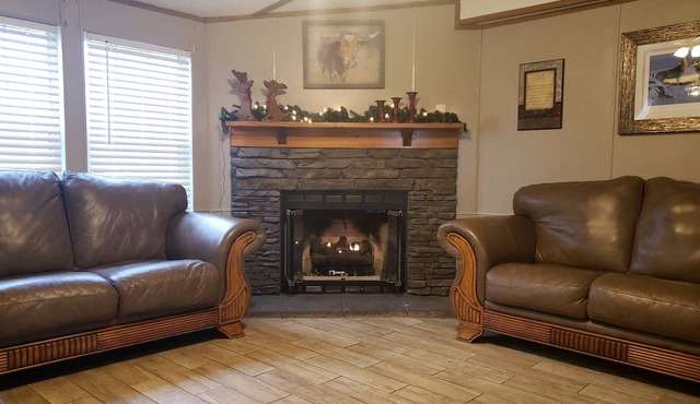 Harly's Hideaway. Rural retreat, lake and mountain access.