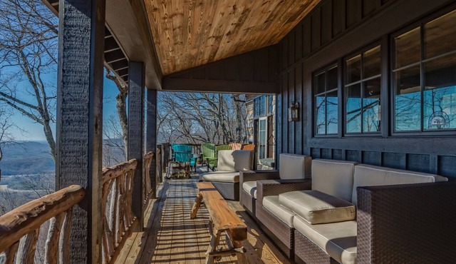 Hawks View | Luxuriously Appointed Home | Less Than 15 Minutes from TIEC