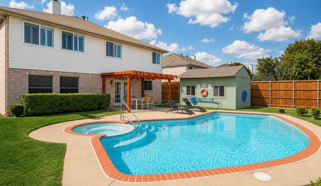 Heated Pool and SPA Cozy Home Game Room Fire Pit Near Lakes