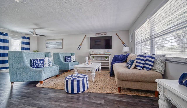 Heated Pool, Arcade with PS5, 5min from Legoland-Stylish LakeHome