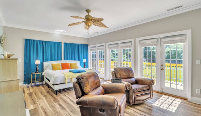 Heated Pool King Bed Jacuzzi Bath Arcade