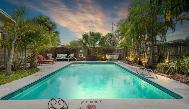Heated Pool, Walk Downtown- Palm Paradise