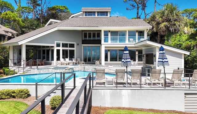 Heritage Avail 7 BR 7BA Luxury Oceanfront Private Pool Hot Tub Gourmet Kitchen