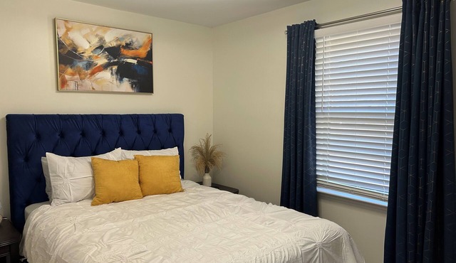 Hibiscus House: 1 bedroom fully equipped house Riverdale with HVAC.