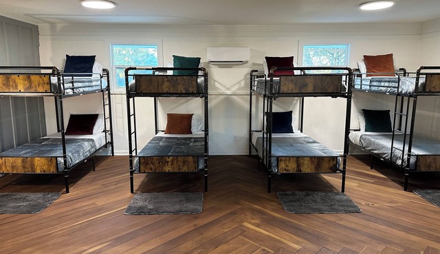 Hickory Hill Lodge - a serene country retreat in Argyle