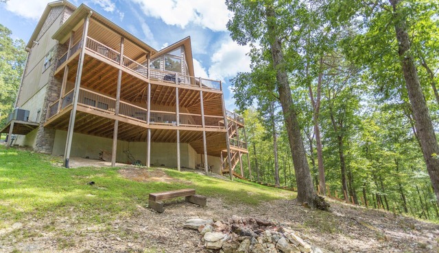 Hideaway Cove Huge Lakefront Home, Private Dock