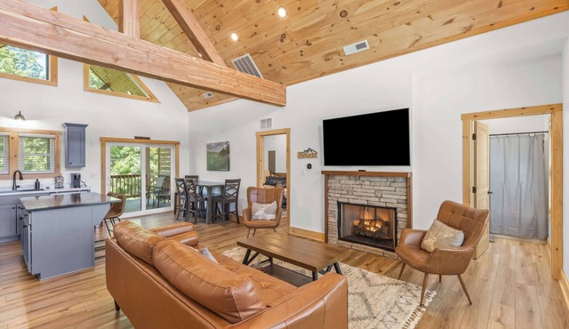 Hilltop Hideaway-NaturalBridge2m/Modern/HotTub/New