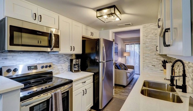Hilton Head 2BR Escape w/Pool & Sofa Bed