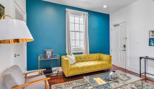 Hip & Stylish Magazine St. Apt | Balcony & Parking