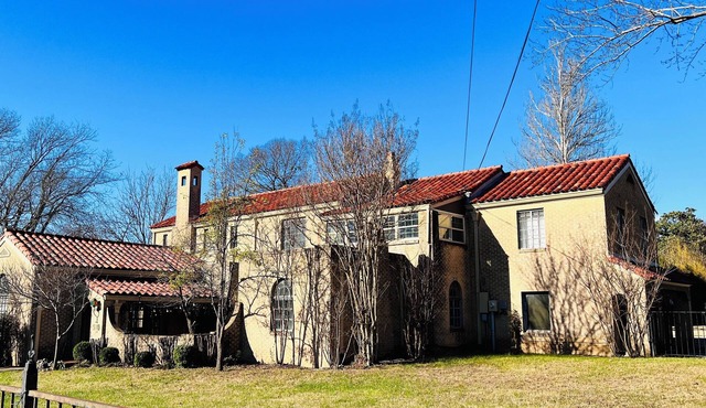 Historic Spanish Home, minutes from Everything!