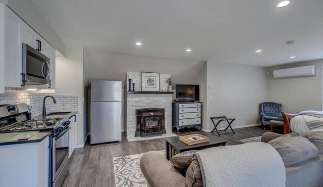 Holcombe Loft - Studio Apartment in Historic Stillwater MN