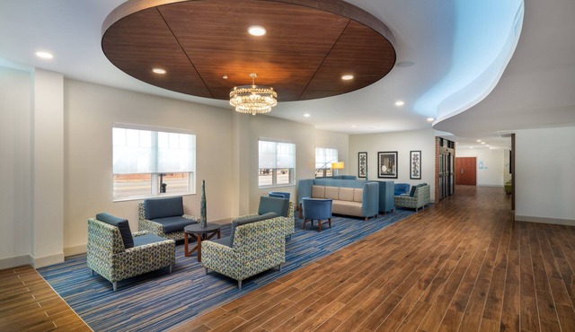 Holiday Inn Express & Suites Dahlonega by IHG
