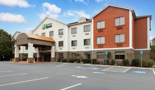 Holiday Inn Express & Suites Acworth - Kennesaw Northwest by IHG