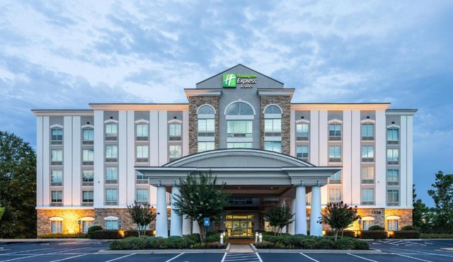 Holiday Inn Express & Suites Columbus at Northlake by IHG