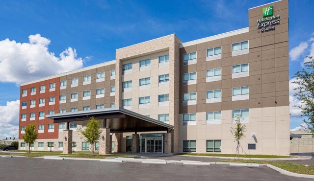 Holiday Inn Express & Suites Sanford - Lake Mary by IHG
